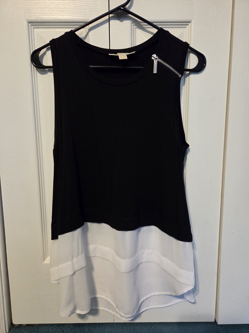 Michael Kors Black & White Sleeveless Layered Blouse Tank Shoulder Zip Size M